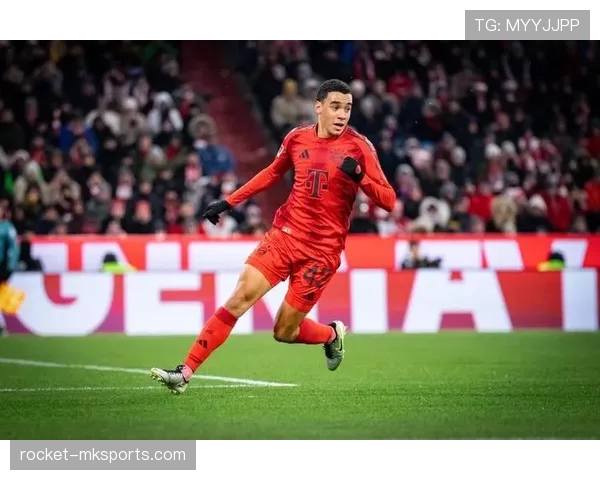 穆西亚拉 vs 梅西：天赋上限差距解析