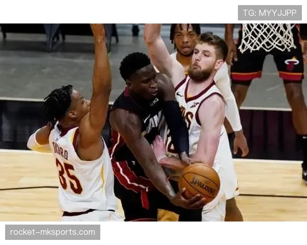 奥拉迪波挡拆牵制约基奇拉开空间提升效率回归得分手