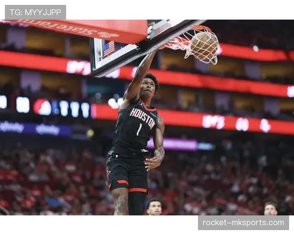 阿门·汤普森无球跑位提升得分效率明显拉开防守差距